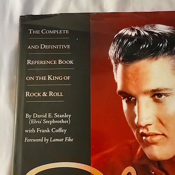The Elvis Encyclopedia by David E. Stanley with Frank Coffey. 282 pages. - Picture 2 of 15